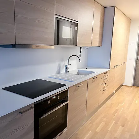 Upouusi Luksusasunto! / Areena / Juna-asema /4hloe Apartmán *